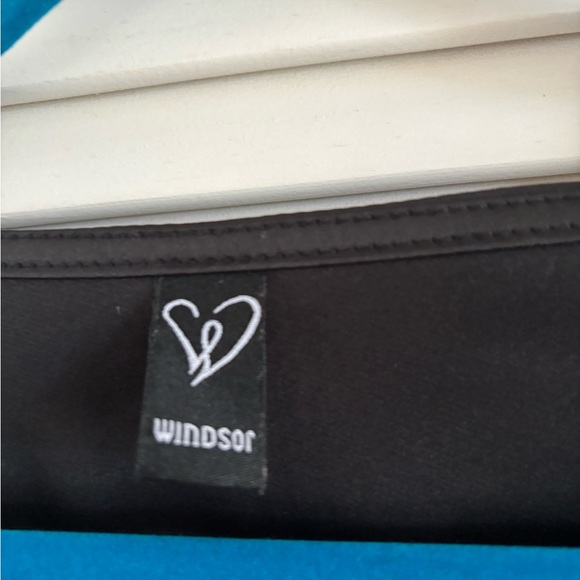 Black cropped peplum top with lace and button detail size small - Picture 3 of 6